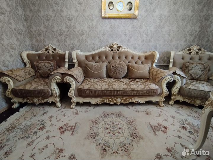 Диван с креслами