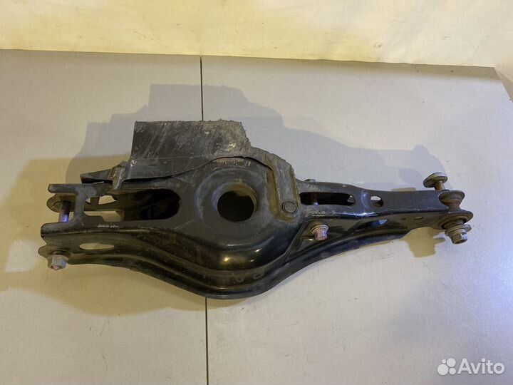 Задний левый нижний рычаг toyota rav4c50 2018-2023