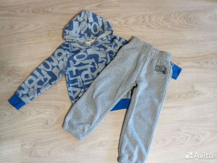 Костюм теплый и халатик р. 104