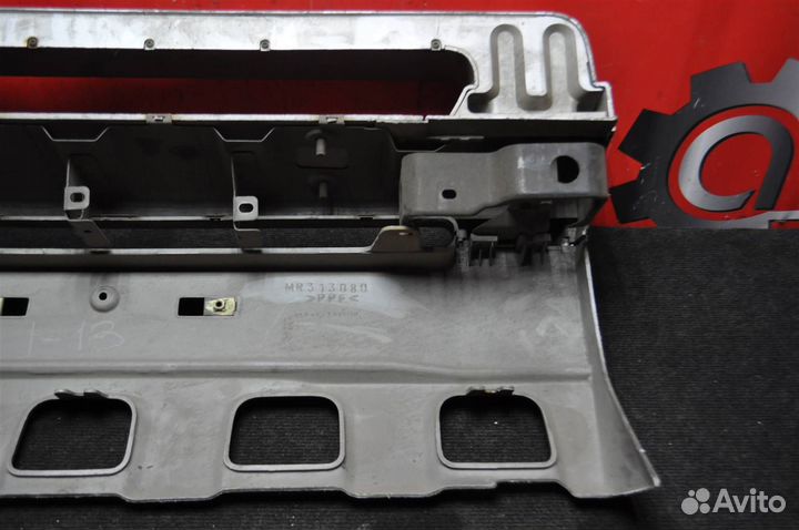 Накладка на бампер mitsubishi pajero V46W