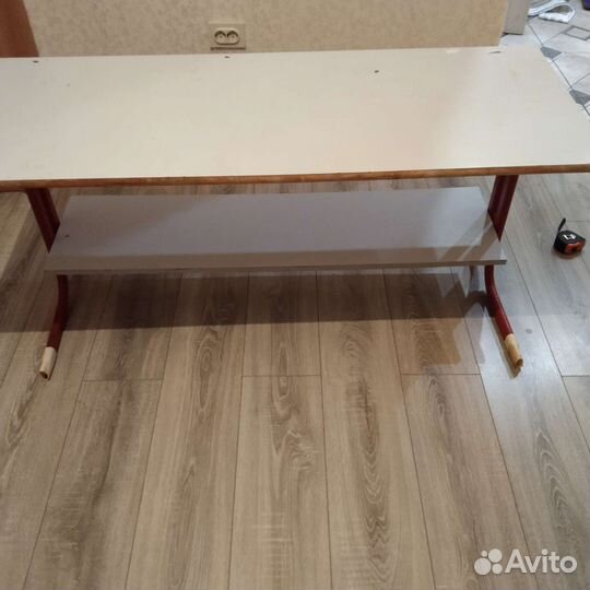 Стол парта для детей очень удобно.с полкои