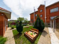 впервые я любима 28. парень кружит девушку на руках. мэнди мур и шейн уэст. впервые я любима 28. статусы про встречи.