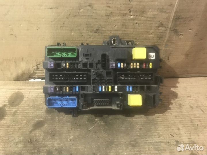 Блок предохранителей Opel Astra