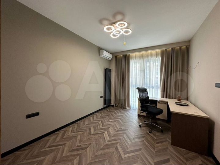 3-к. квартира, 90 м², 7/8 эт.