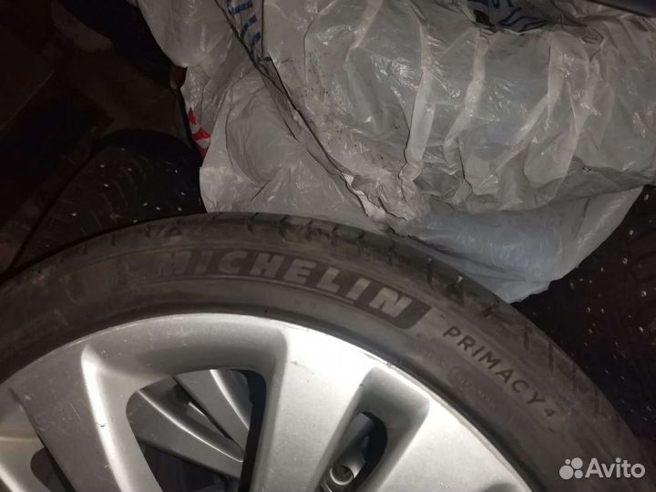 Комплект оригинальных колёс пассат R18