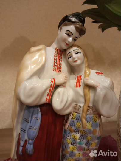 Статуэтка фарфор
