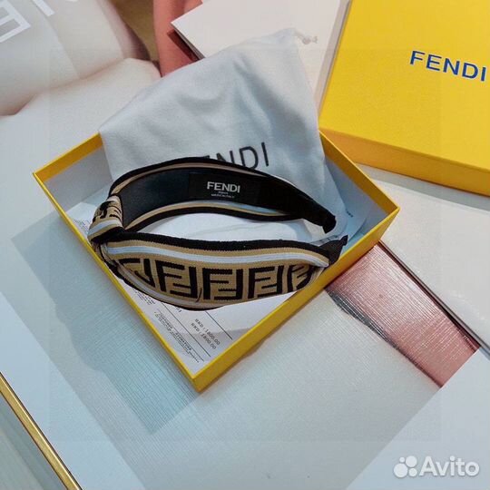 Ободок Fendi в коробке