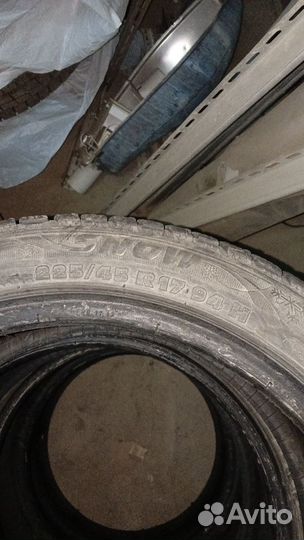 Kormoran Snow 225/45 R17 94H