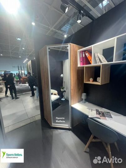 Угловой шкаф