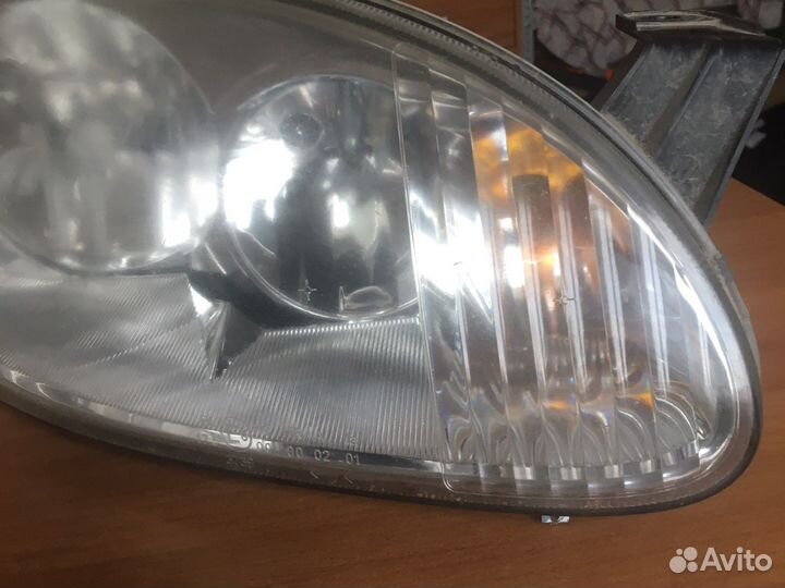 Правая фара Газ Волга 31105