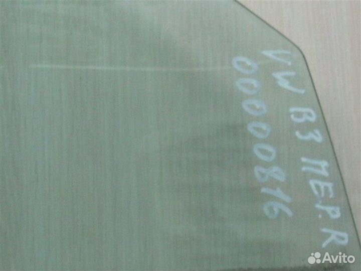 Стекло двери передней правой Volkswagen Passat B3