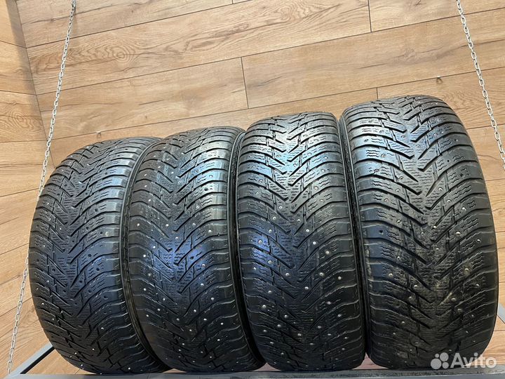 Nokian Tyres Hakkapeliitta 8 SUV 235/55 R17