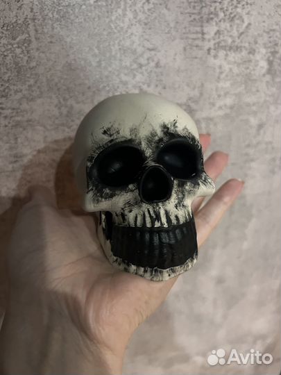 Статуэтка череп
