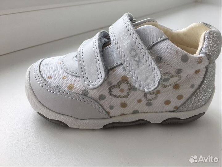 Детские кроссовки