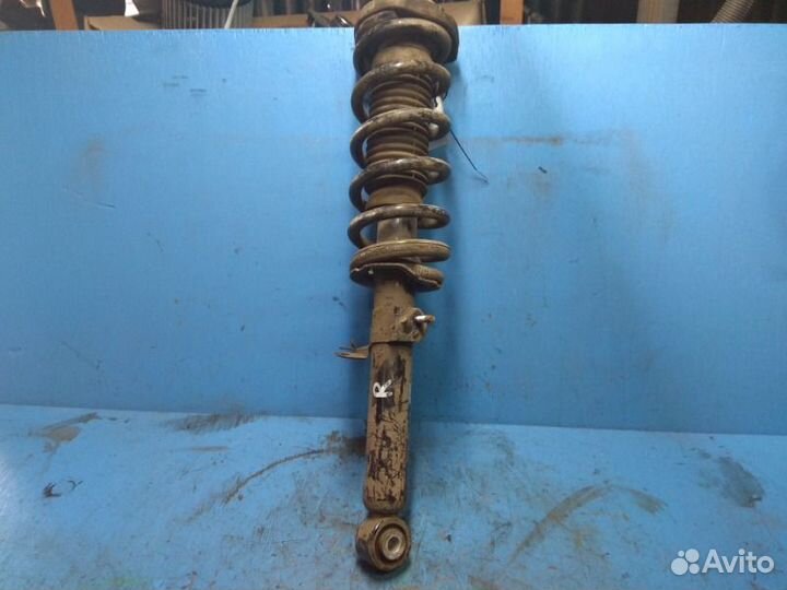 Амортизатор правый Infiniti M25 VQ25HR 2010-2013