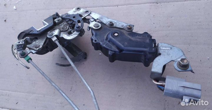 Замок двери Тойота марк2