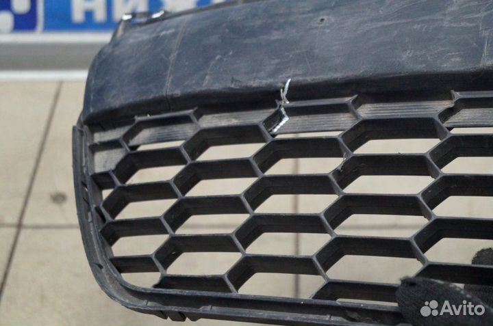 Решетка в бампер Mazda 2 DE 2007-2014