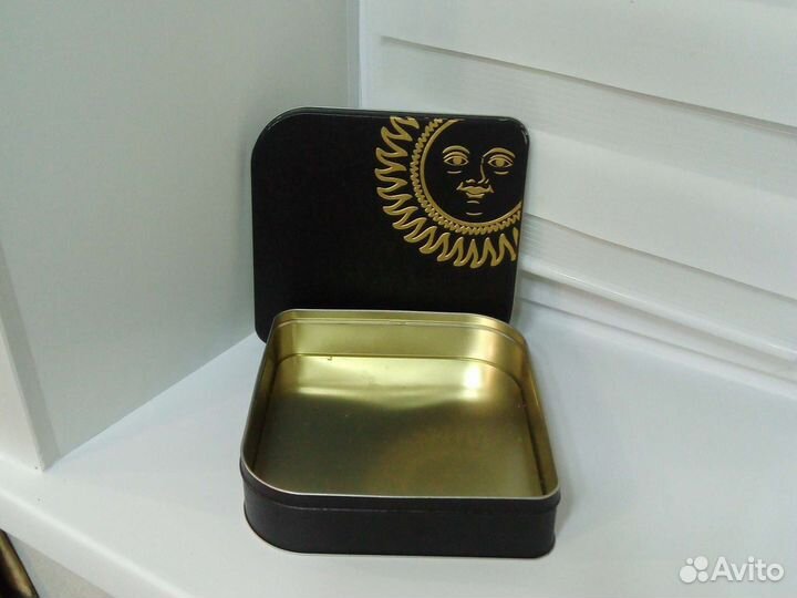 Банка металлическая для хранения