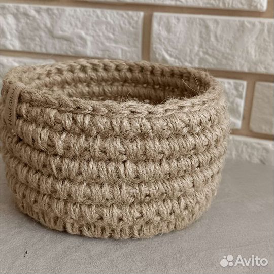 Интерьерная корзинка из джута