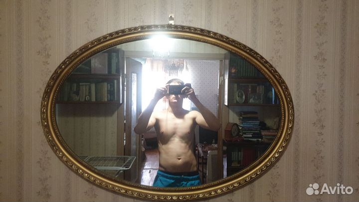 Зеркало настенное в раме