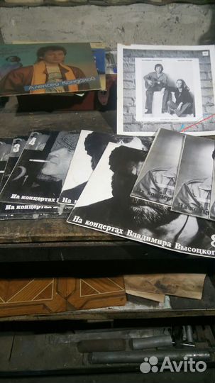 Видеокассеты, пластинки