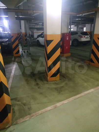 Машиноместо, 30 м²