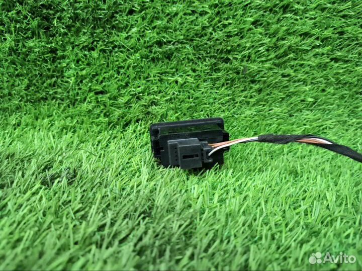 Кнопка открывания багажника Audi S7 Sportback 4G