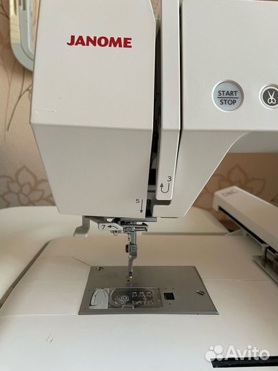 Вышивальная машина Janome Memory Craft 550E