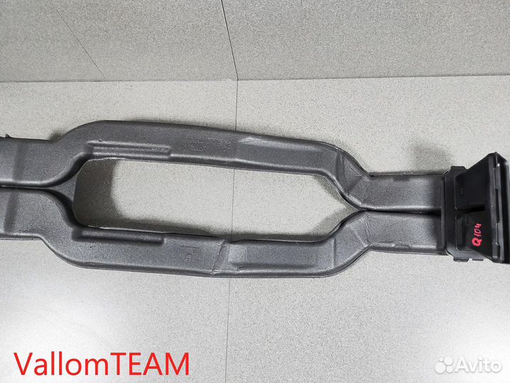 Лот Q104 Воздуховод задней печки Audi Q7