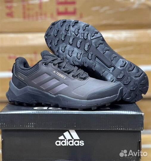 Кроссовки Adidas (утепленные)