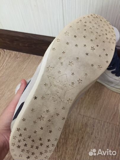 Кроссовки