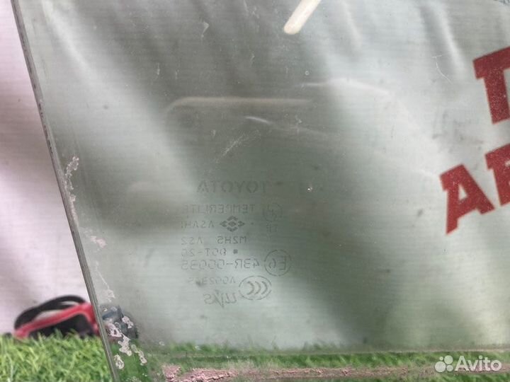 Стекло двери переднее правое Toyota Camry Cv30