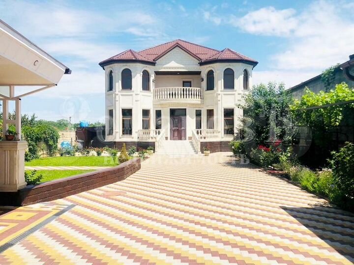 Дом 506,2 м² на участке 10 сот.