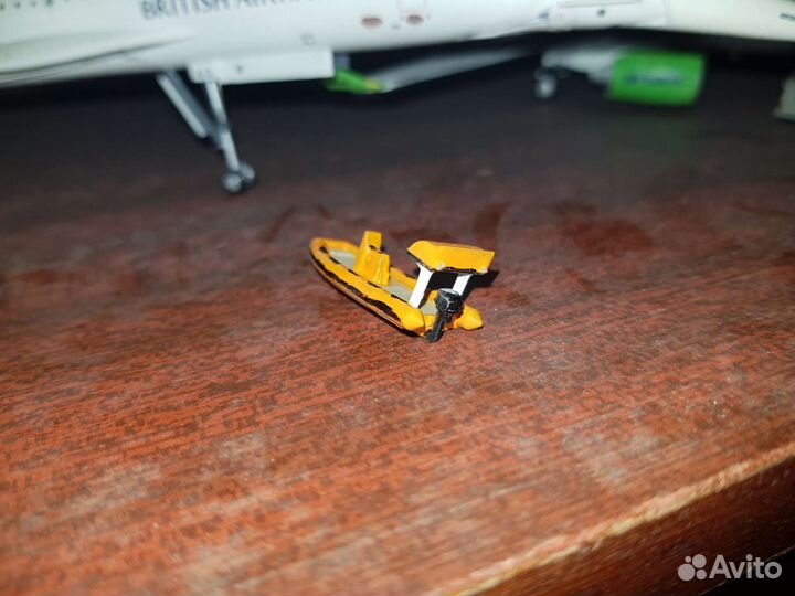 Моторная лодка 1/200