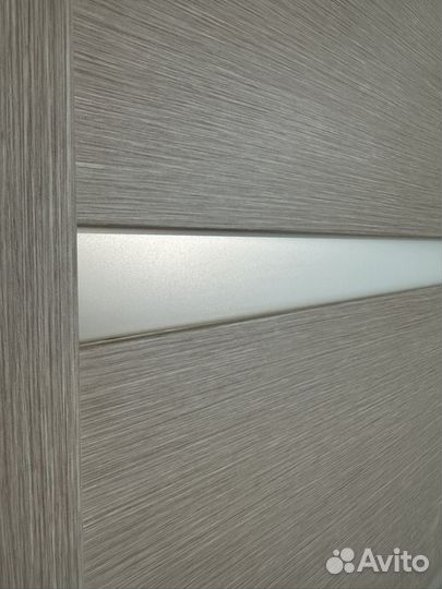 2 новых двери со стеклянными вставками