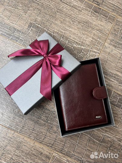 Мужское кожаное портмоне