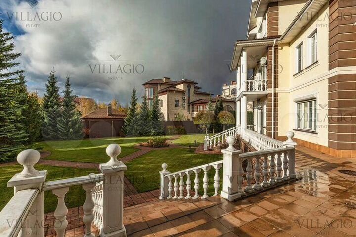 Коттедж 1200 м² на участке 23 сот.