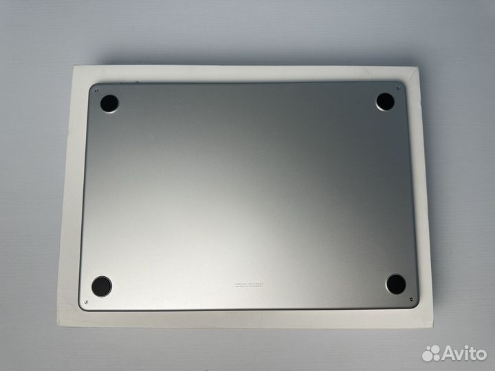 MacBook Air 15 2024 M3/16/512Gb Silver, 12 циклов