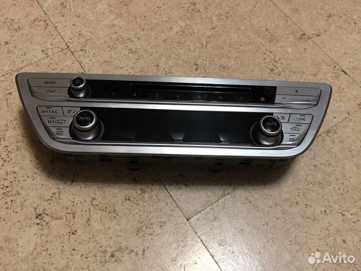 BMW 7-Series Панель управления радиоприемником