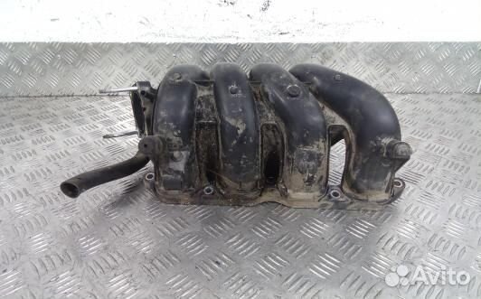 Впускной коллектор бензиновый toyota auris E150 (N