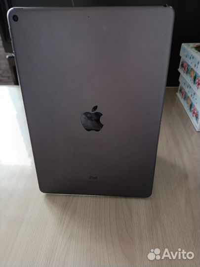 Планшет Apple iPad Air 64Gb Wi-Fi muuj2RU/A 10.5