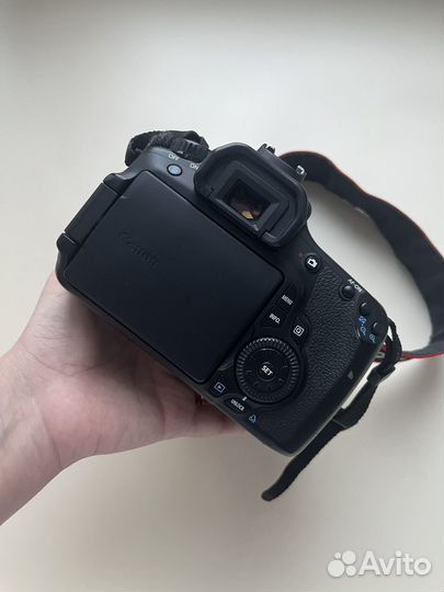 Зеркальный фотоаппарат canon 60d с обьективом 50mm