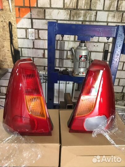 Фонарь задний рено логан