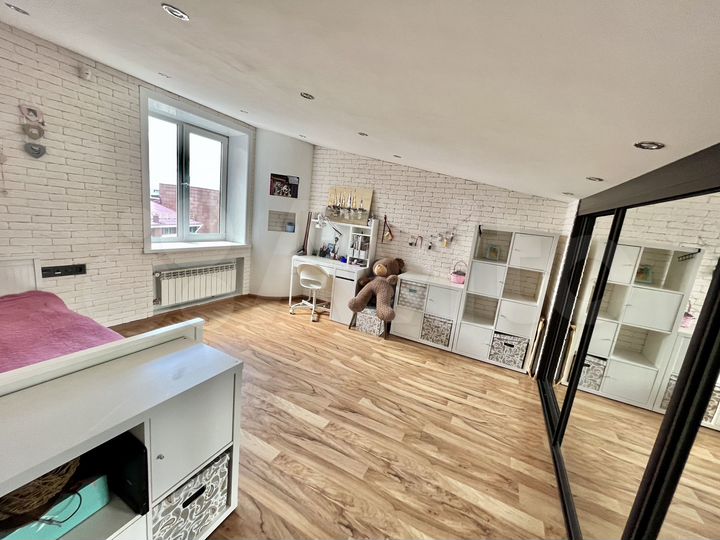 4-к. квартира, 137,2 м², 10/10 эт.