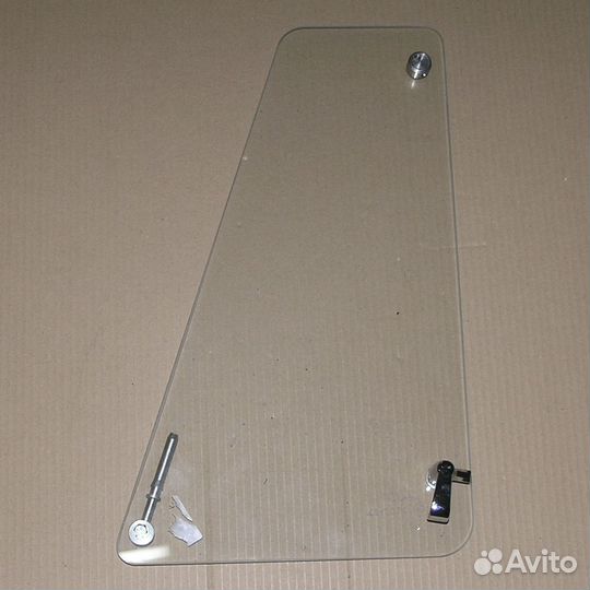 Стекло форточки камаз правое сверленое