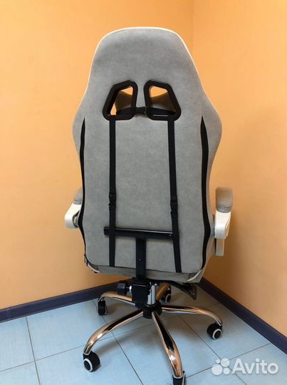 Компьютерное офисное кресло с массажем (новые)