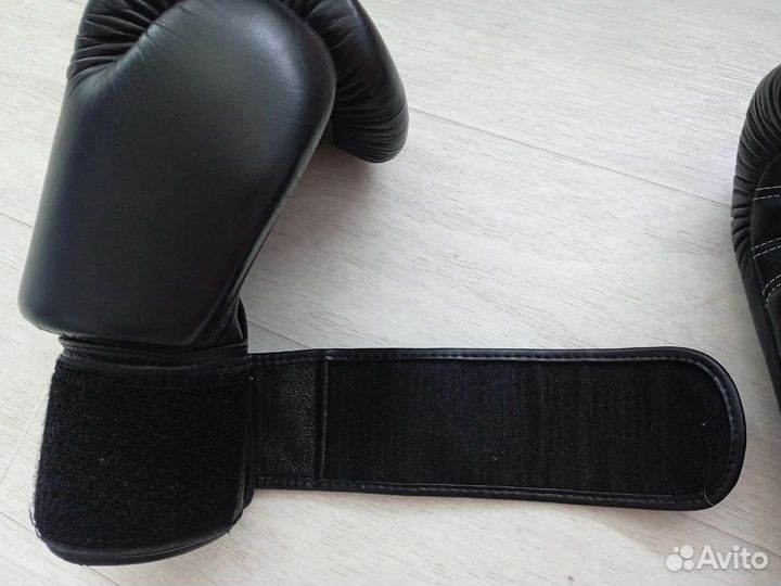 Боксерские перчатка twins 14 oz