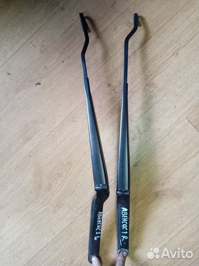 Поводки стеклоочистителей Тойота Авенсис 1