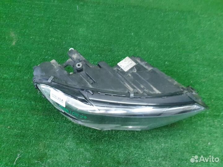 Фара правая Volkswagen Polo