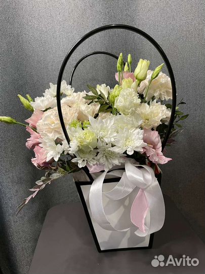 Цветы в коробке, композиция, доставка